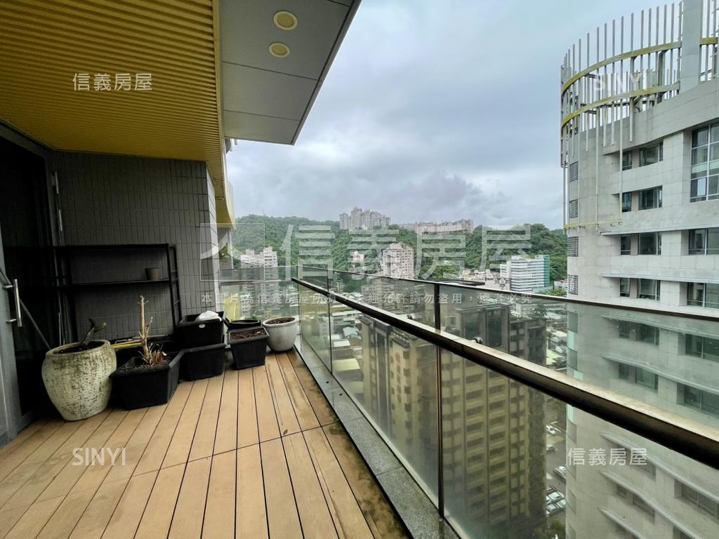 美麗殿尊爵豪邸房屋室內格局與周邊環境