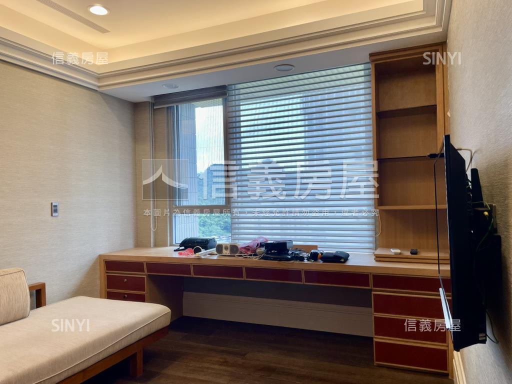 美麗殿尊爵豪邸房屋室內格局與周邊環境