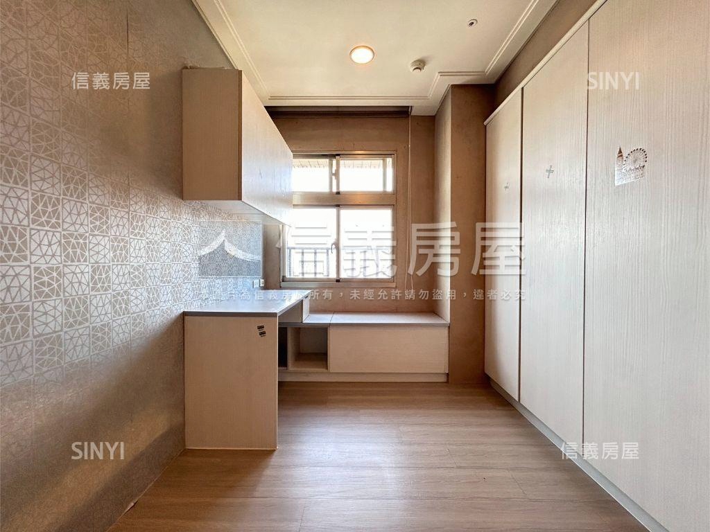 景華苑高樓四房車位房屋室內格局與周邊環境