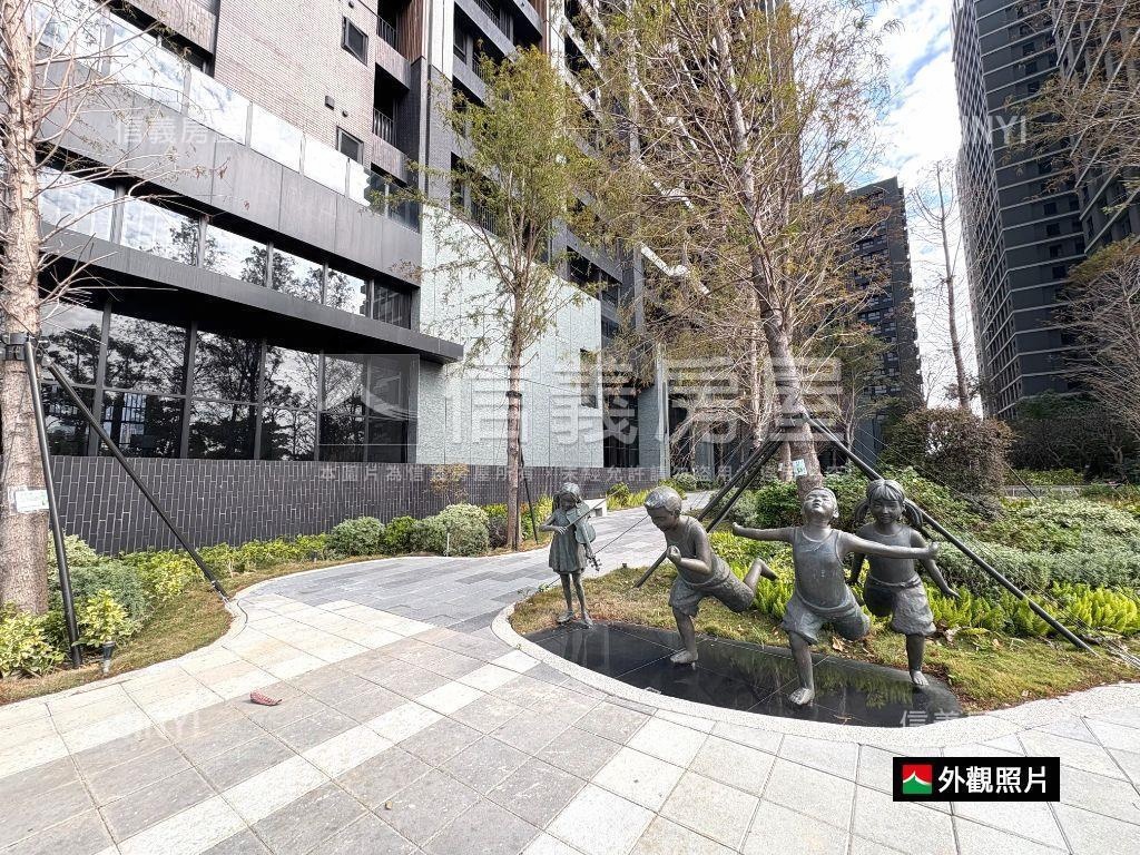 愛琴海港灣２房居房屋室內格局與周邊環境