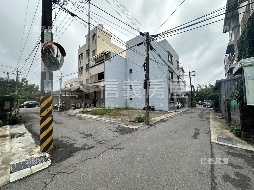 專任近Ａ２０優質轉角土地房屋室內格局與周邊環境