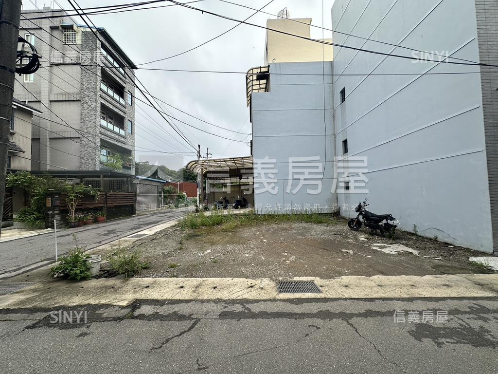 專任近Ａ２０優質轉角土地房屋室內格局與周邊環境