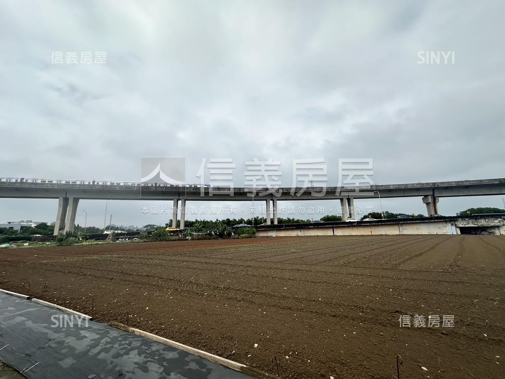 專任近Ａ２０優質轉角土地房屋室內格局與周邊環境