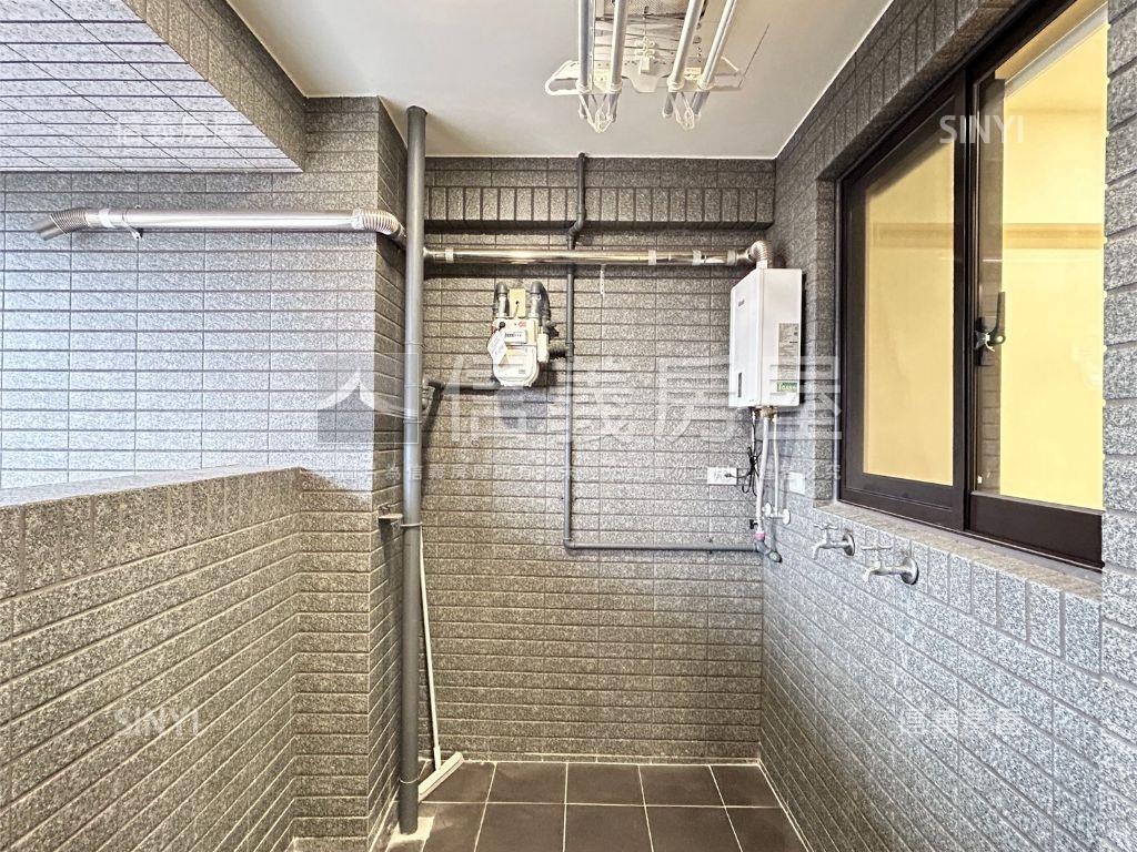 富宇世界花園兩房平車房屋室內格局與周邊環境