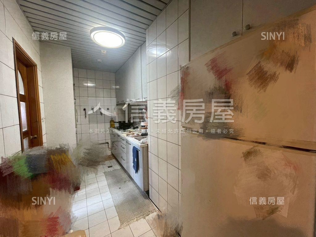 安和路首選電梯三房房屋室內格局與周邊環境