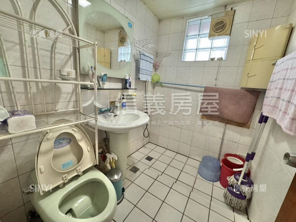 稀有！燕宇名廈四房平車房屋室內格局與周邊環境