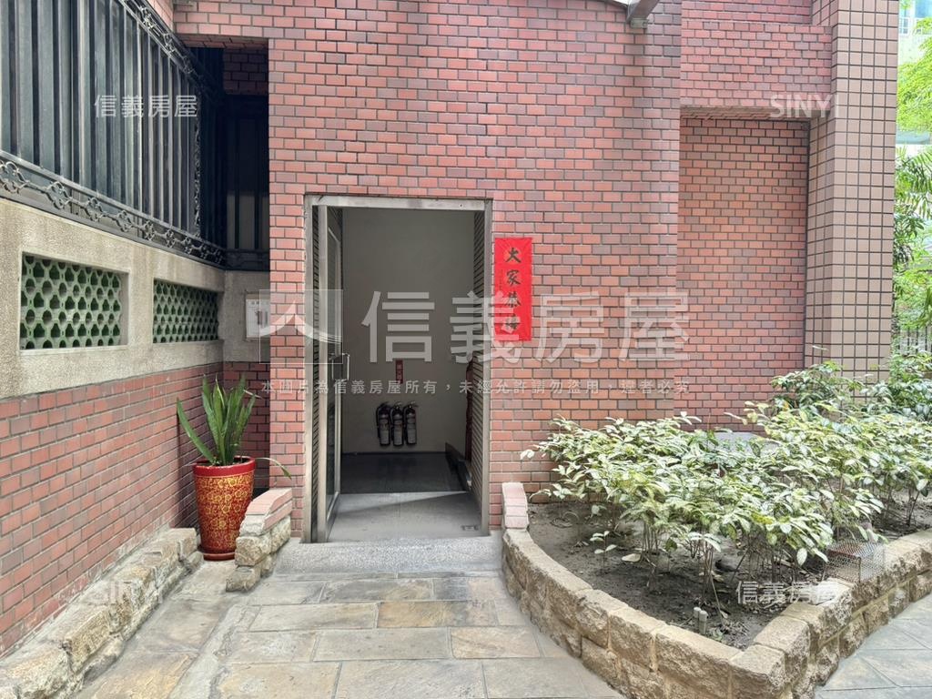 稀有！燕宇名廈四房平車房屋室內格局與周邊環境