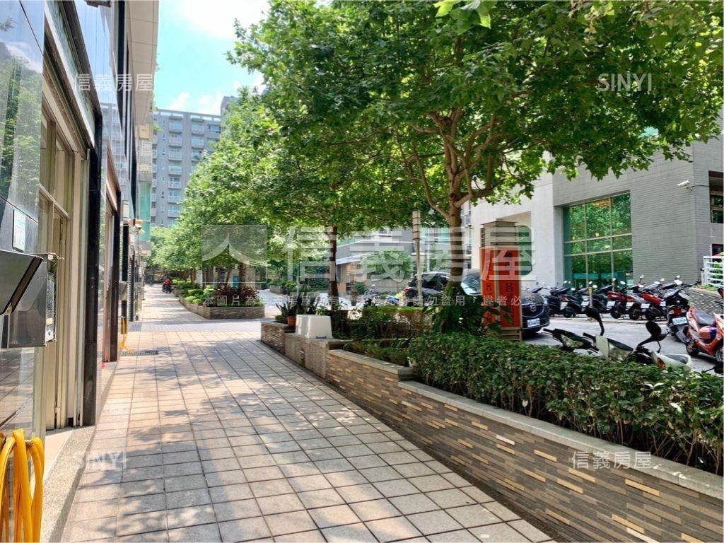 紅樹林近輕軌黃金店面房屋室內格局與周邊環境