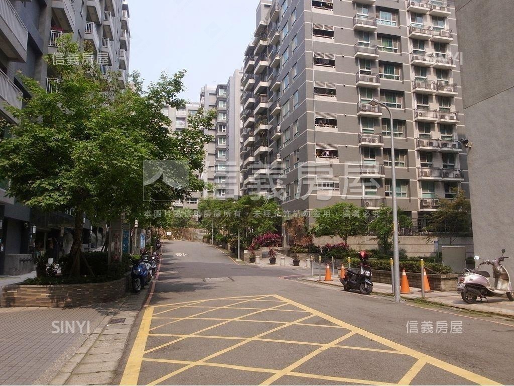 紅樹林近輕軌黃金店面房屋室內格局與周邊環境