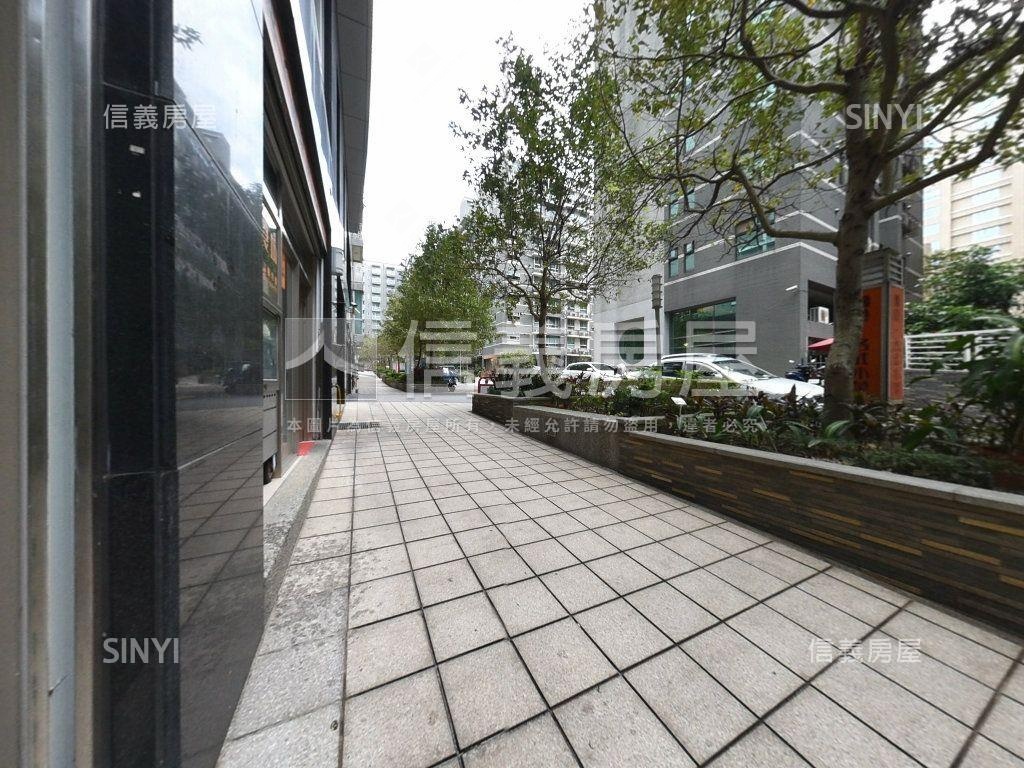 紅樹林近輕軌黃金店面房屋室內格局與周邊環境