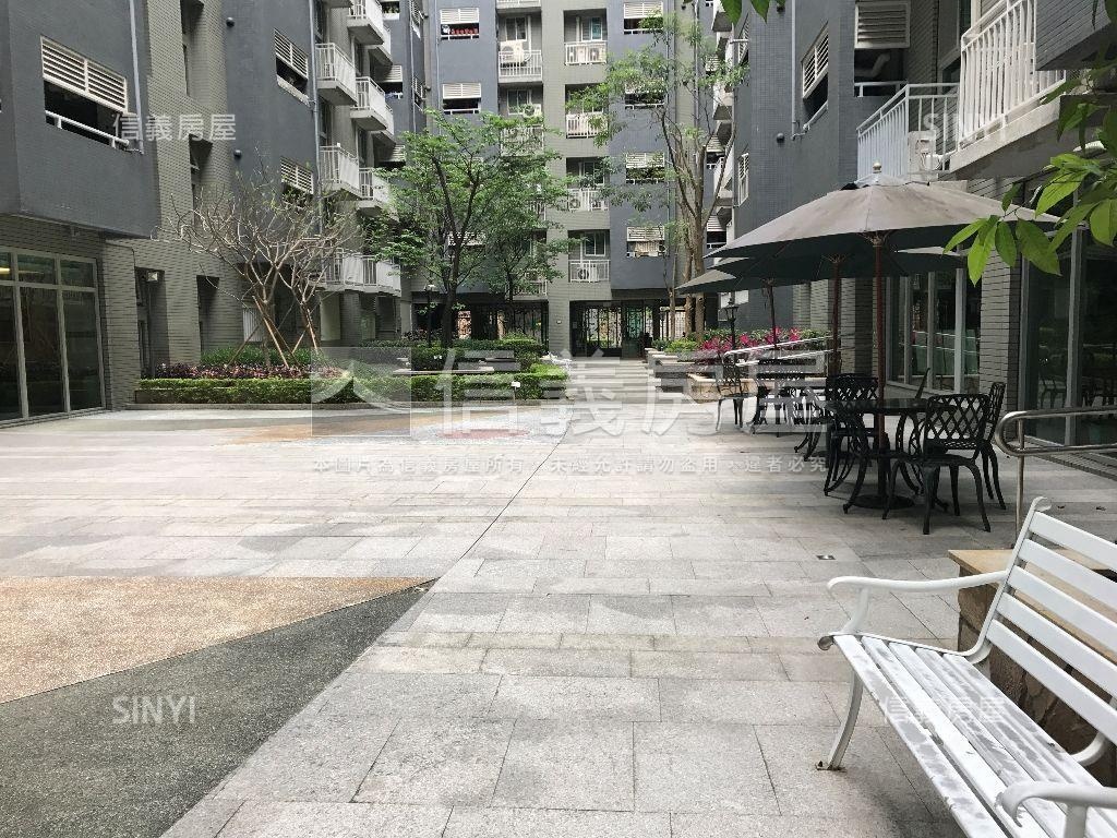 紅樹林近輕軌黃金店面房屋室內格局與周邊環境