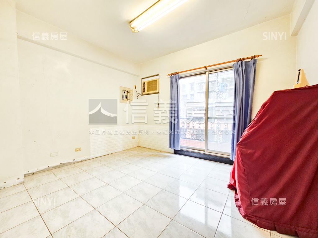 近交流道門前好停車透天房屋室內格局與周邊環境