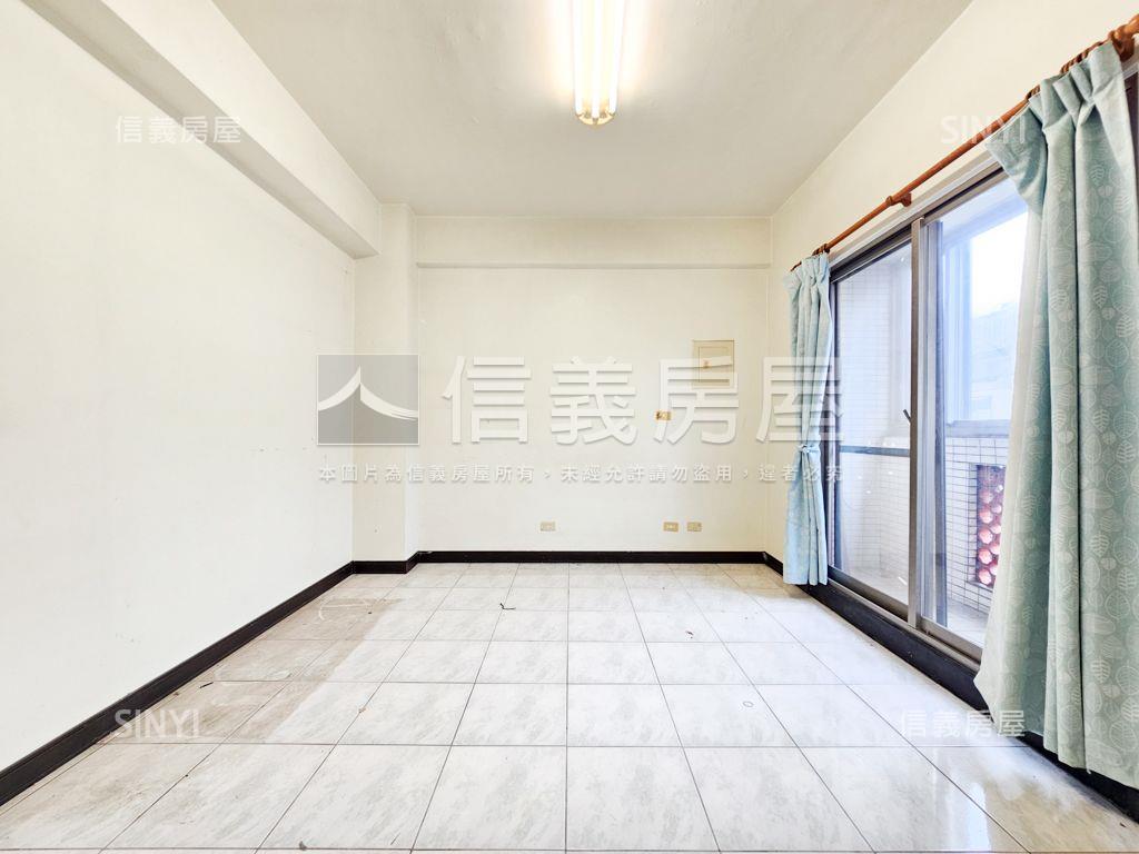 近交流道門前好停車透天房屋室內格局與周邊環境