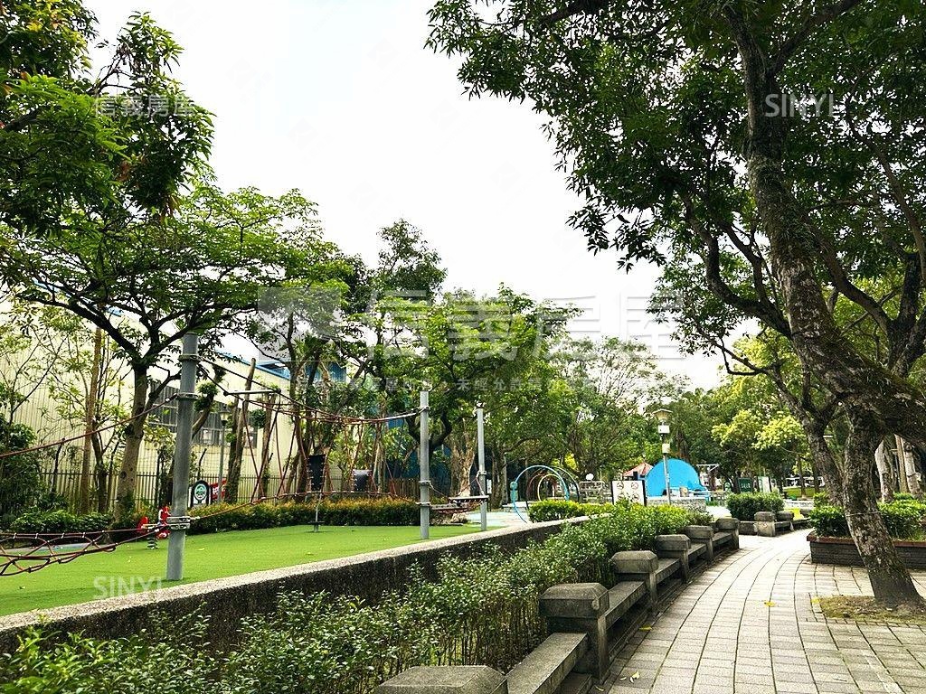 近捷運邊間３樓美屋房屋室內格局與周邊環境