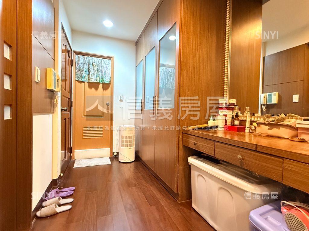 仁武大地坪正街雙車墅房屋室內格局與周邊環境