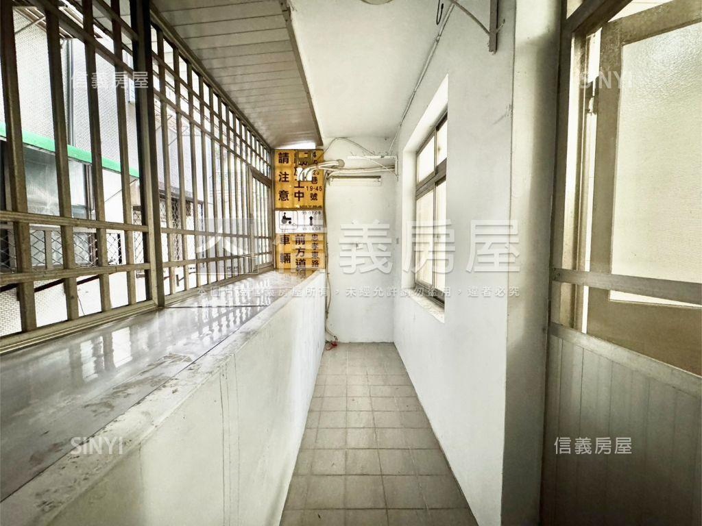 區公所邊間三樓房屋室內格局與周邊環境