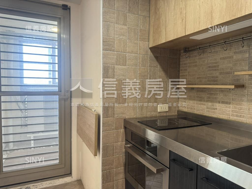 愛河畔天河２房平車美宅房屋室內格局與周邊環境