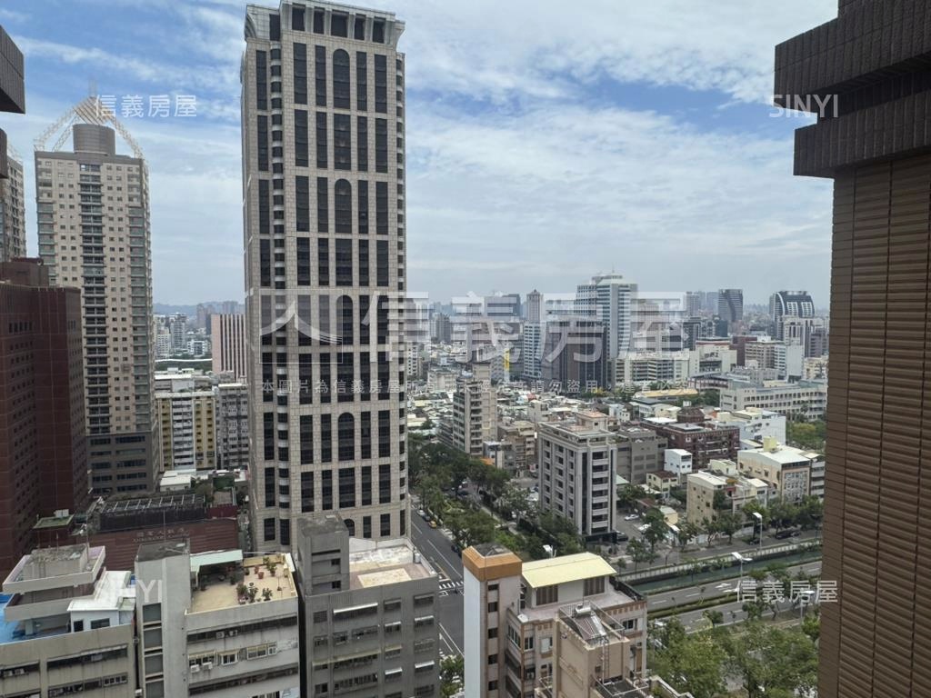 愛河畔天河２房平車美宅房屋室內格局與周邊環境