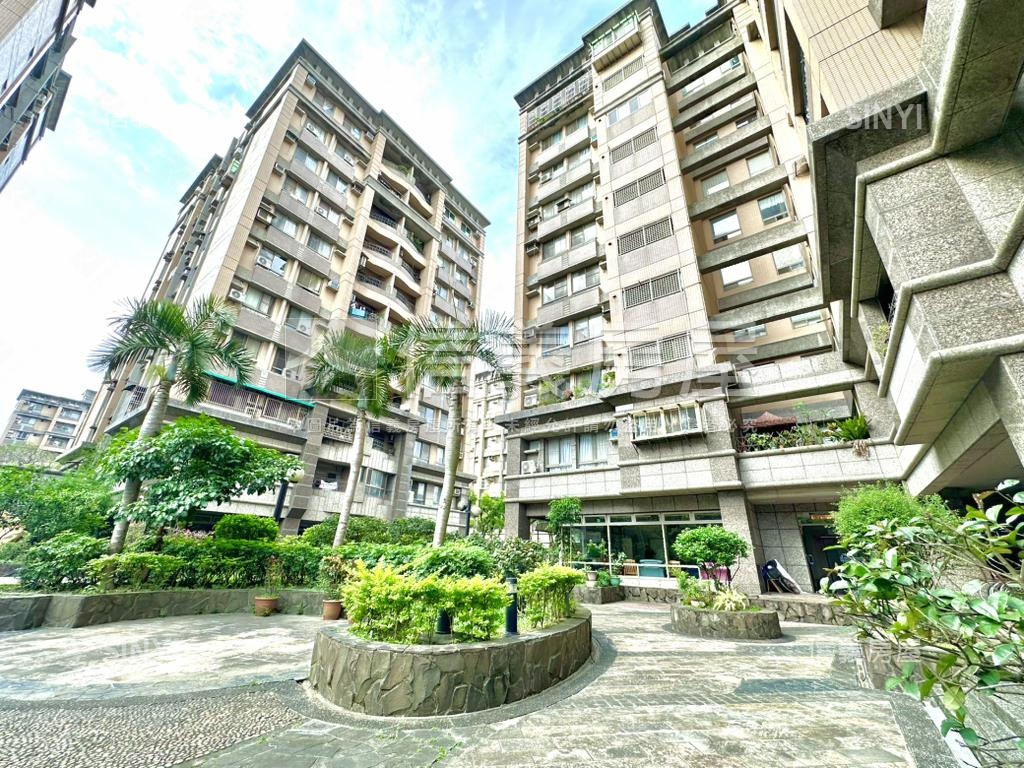 專任！僑愛國宅三房車位房屋室內格局與周邊環境