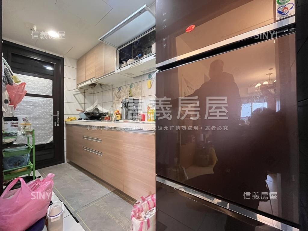 鼎藏大硯雅致三房車位房屋室內格局與周邊環境