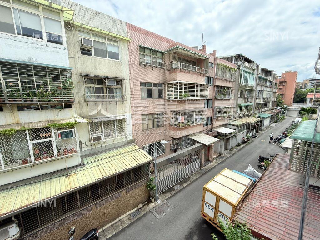 榮華三路靜巷三樓房屋室內格局與周邊環境