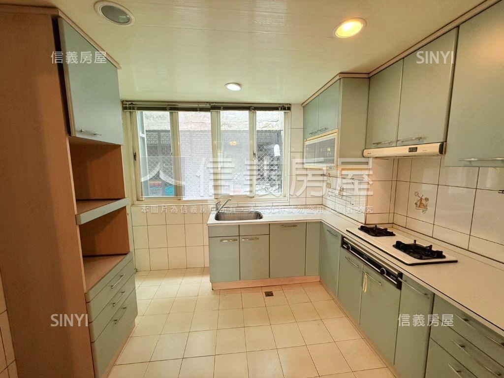榮華三路靜巷三樓房屋室內格局與周邊環境