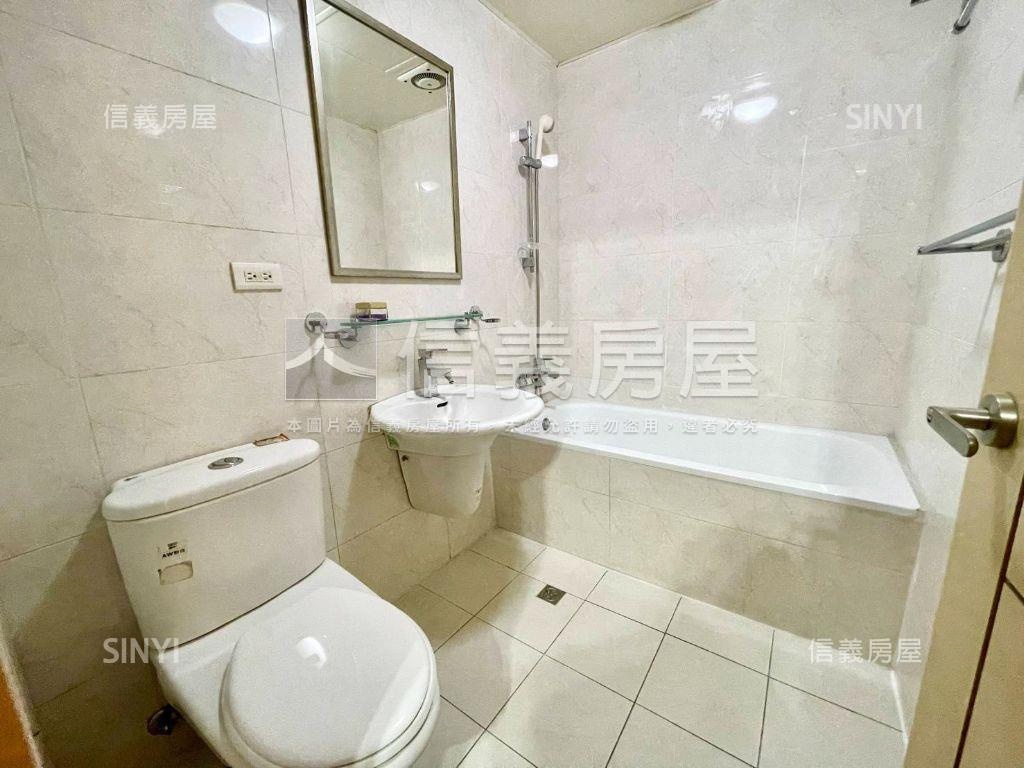 近家樂福佐賀三房美屋房屋室內格局與周邊環境