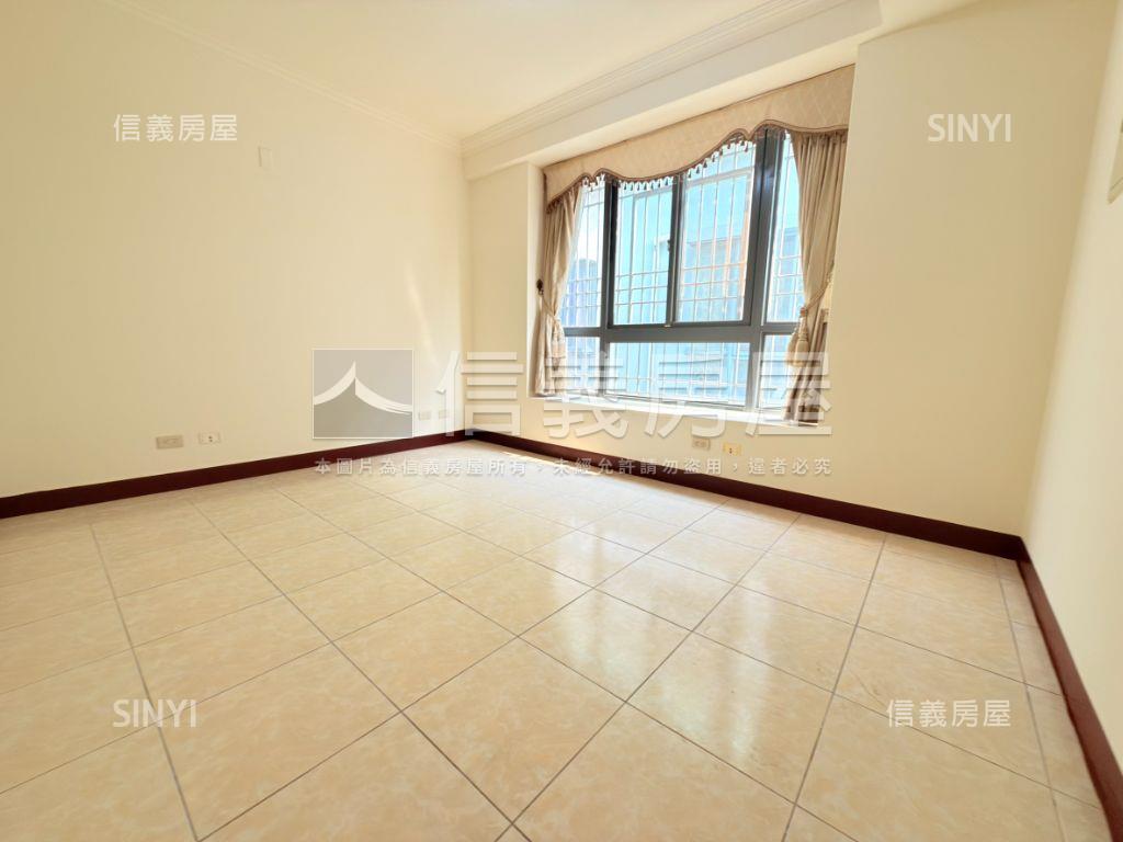 大雅學府震後稀有雙拼別墅房屋室內格局與周邊環境