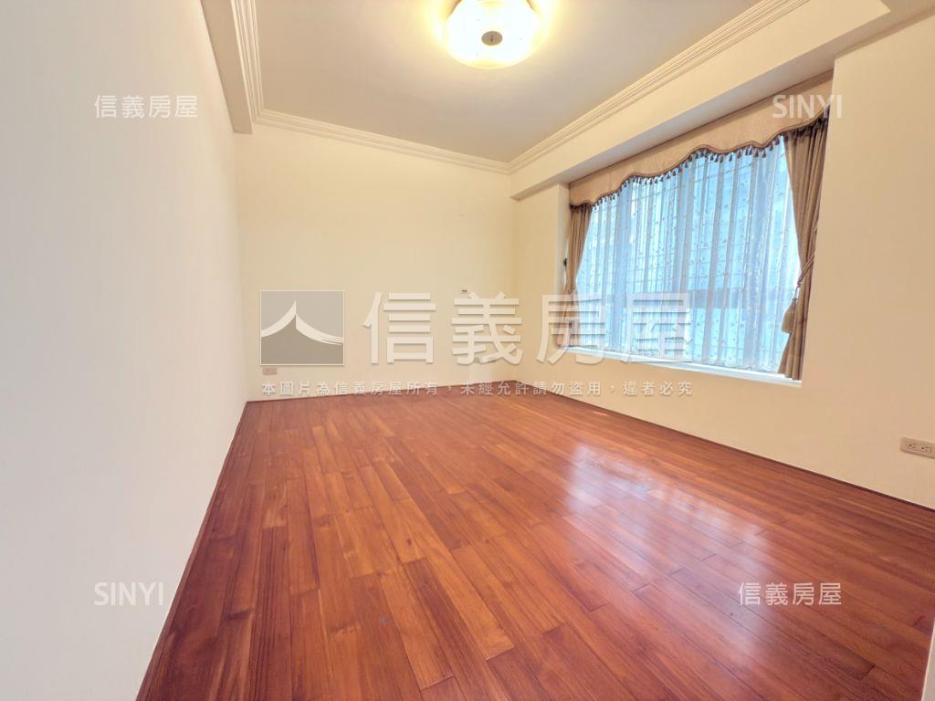 大雅學府震後稀有雙拼別墅房屋室內格局與周邊環境