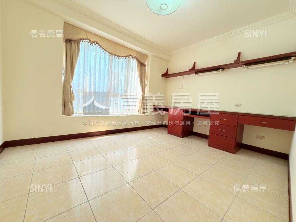 大雅學府震後稀有雙拼別墅房屋室內格局與周邊環境