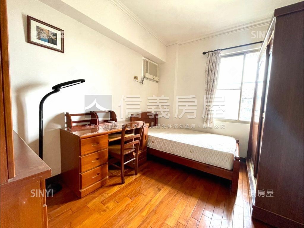 文山特區綠景四房平車房屋室內格局與周邊環境