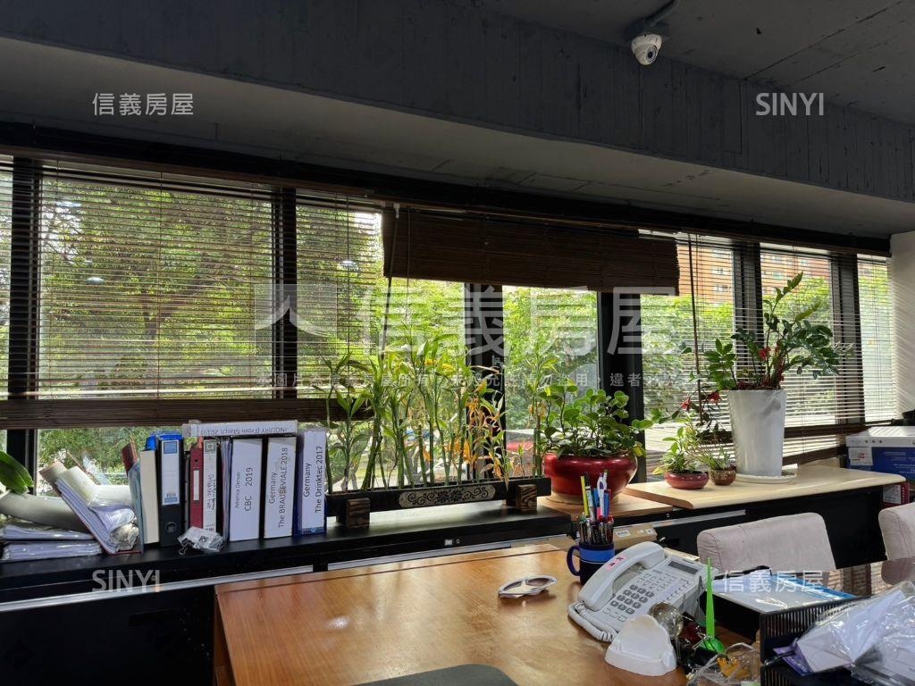 前棟林蔭敦南保富寰宇純辦房屋室內格局與周邊環境