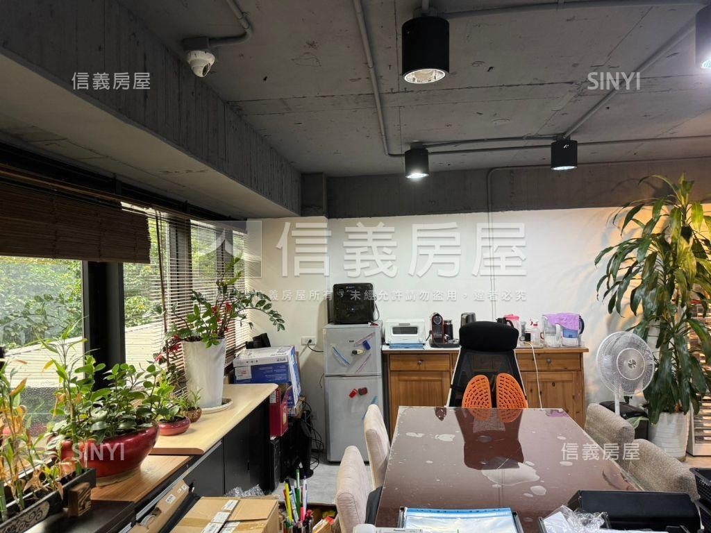 前棟林蔭敦南保富寰宇純辦房屋室內格局與周邊環境