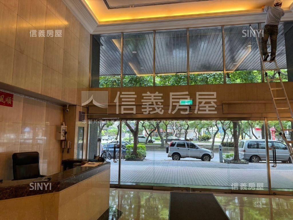 前棟林蔭敦南保富寰宇純辦房屋室內格局與周邊環境