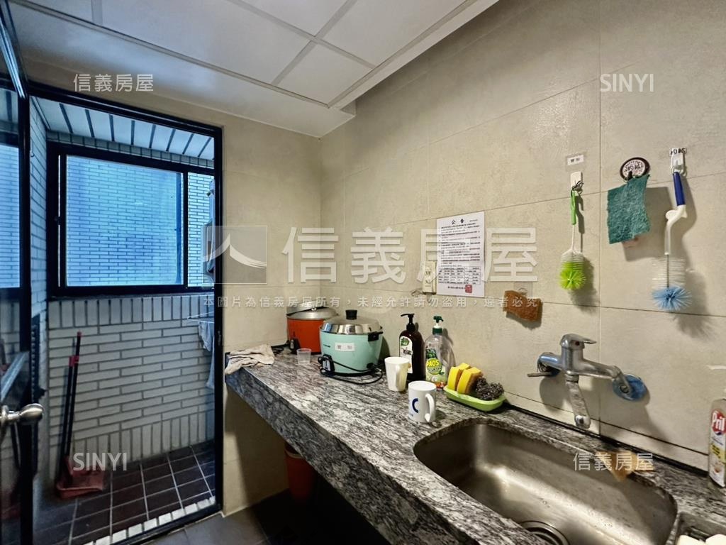前棟林蔭敦南保富寰宇純辦房屋室內格局與周邊環境