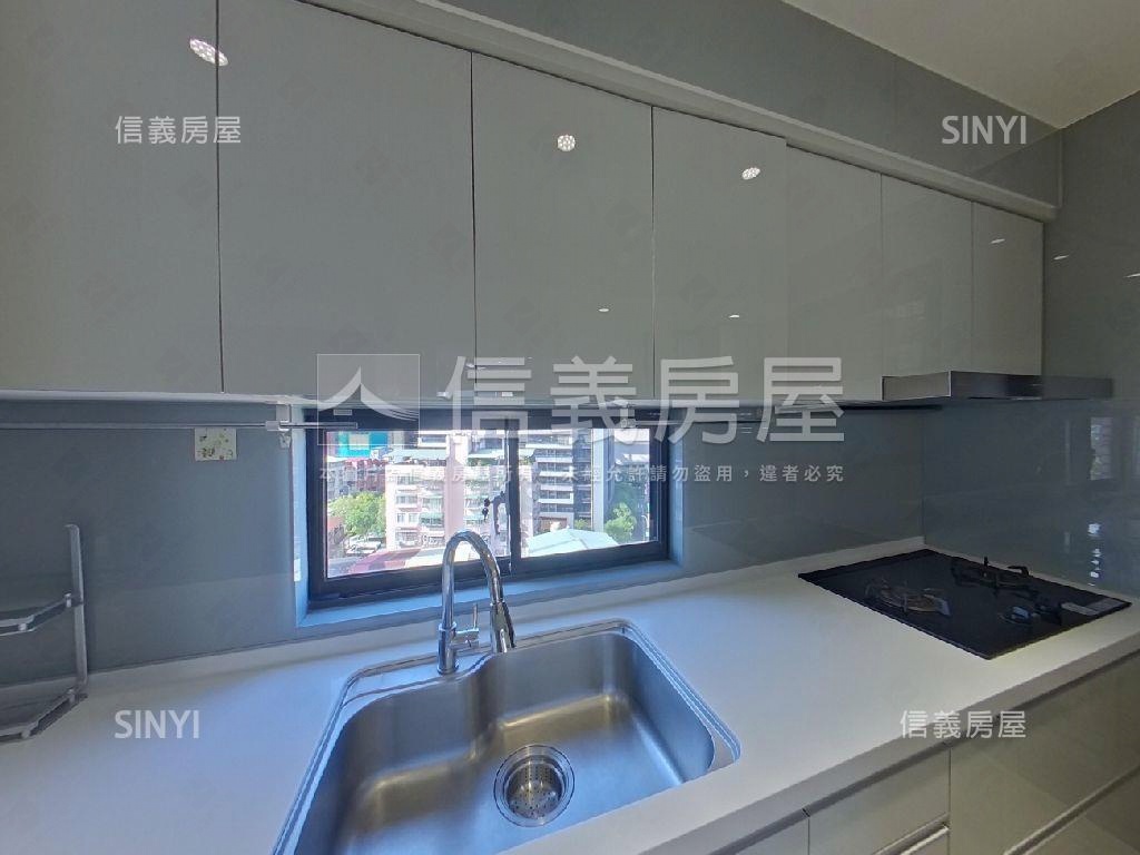 靜心高樓邊間美妝四房車位房屋室內格局與周邊環境