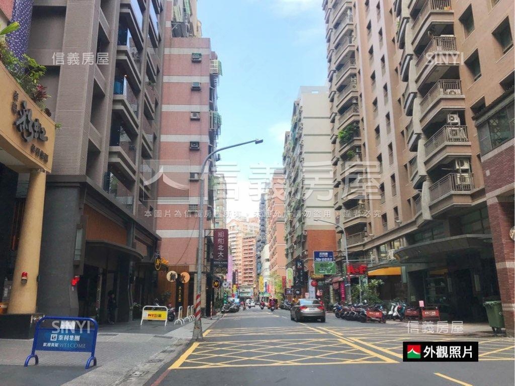【商用】巨蛋收租面寬店鋪房屋室內格局與周邊環境