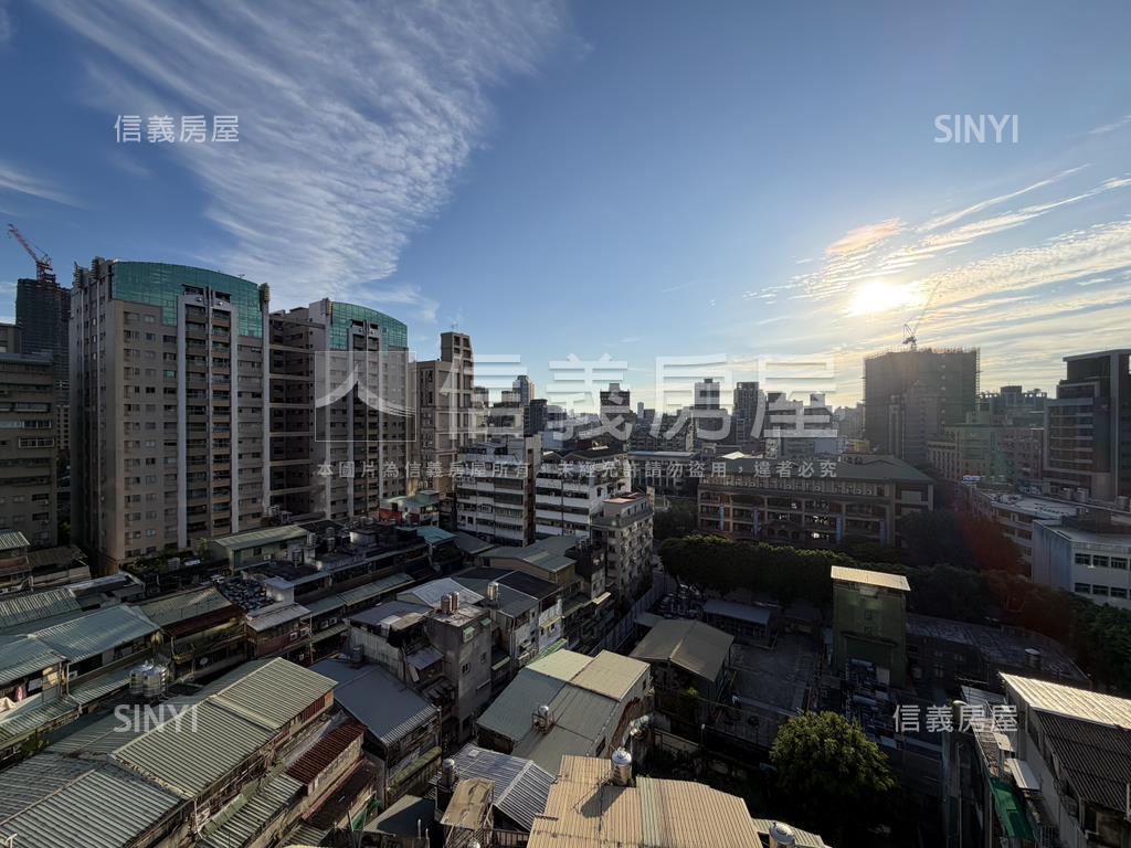 【頂樓住辦】承德路大空間房屋室內格局與周邊環境
