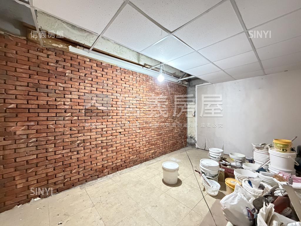 【頂樓住辦】承德路大空間房屋室內格局與周邊環境