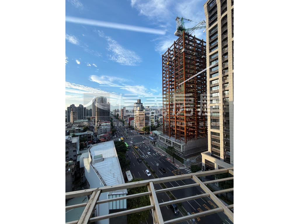 【頂樓住辦】承德路大空間房屋室內格局與周邊環境