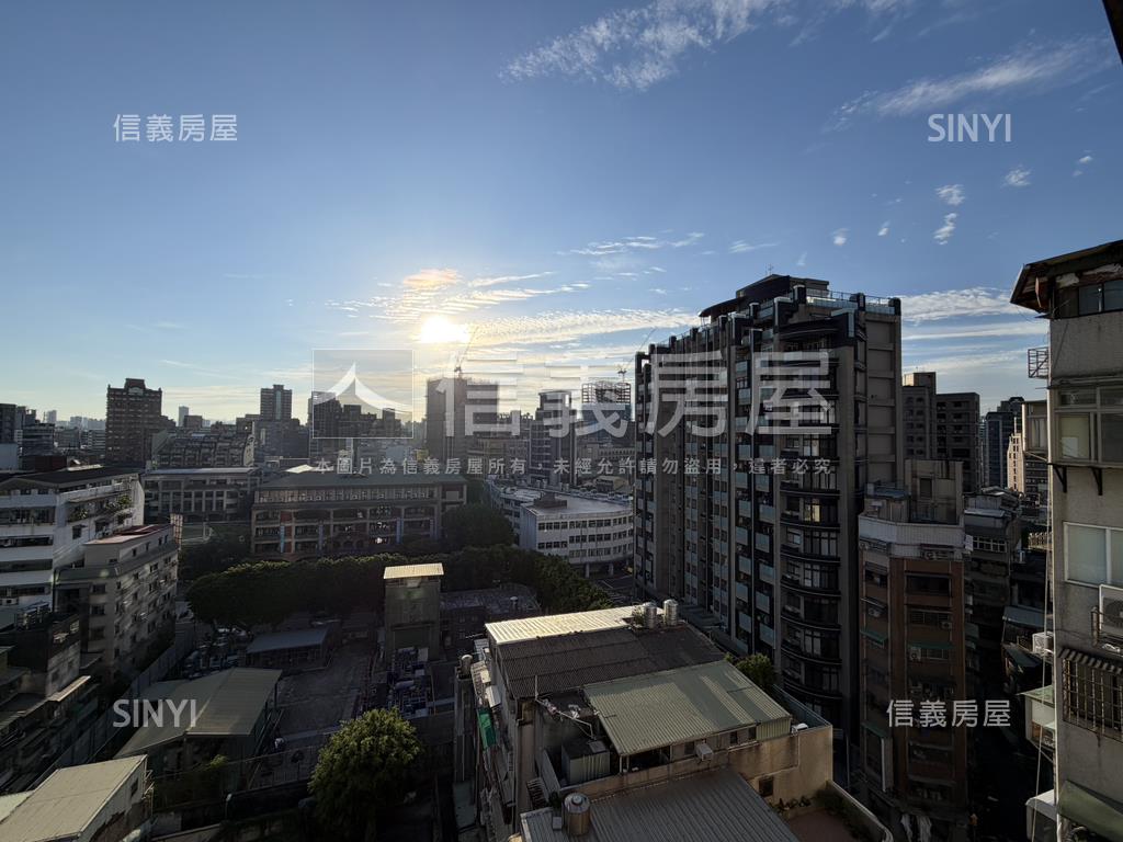 【頂樓住辦】承德路大空間房屋室內格局與周邊環境