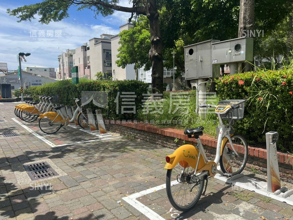公園旁電梯大樓３房３平車房屋室內格局與周邊環境