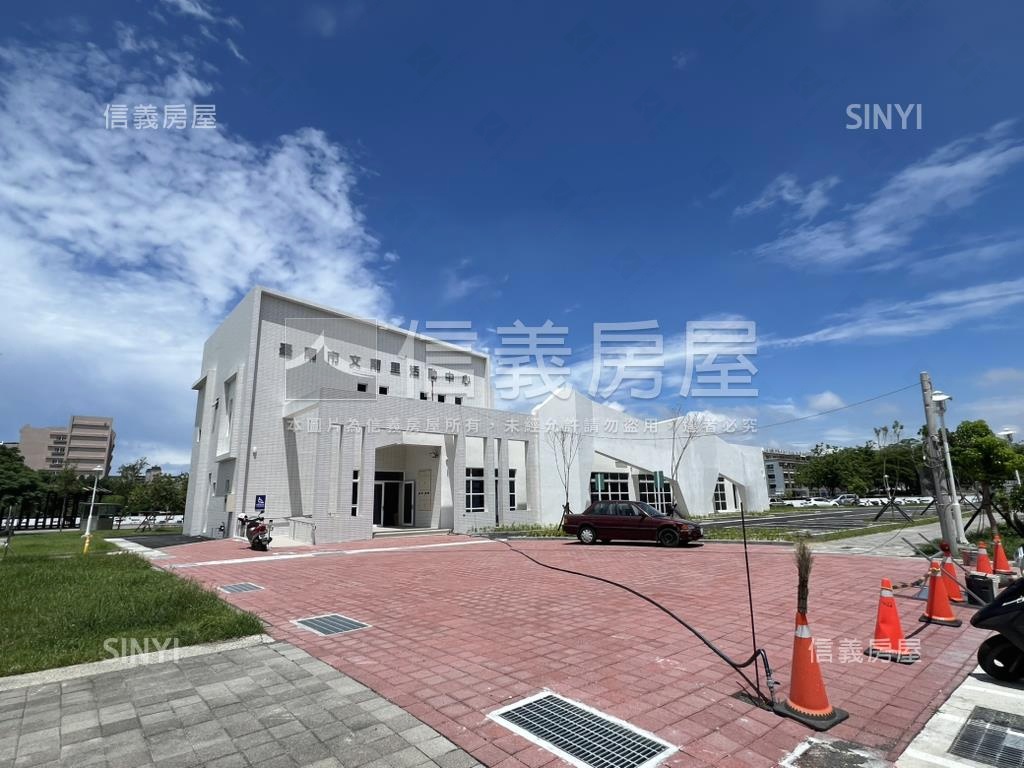 公園旁電梯大樓３房３平車房屋室內格局與周邊環境