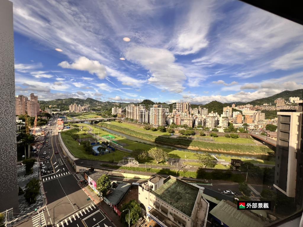 壯麗景觀山河樓中樓豪邸房屋室內格局與周邊環境