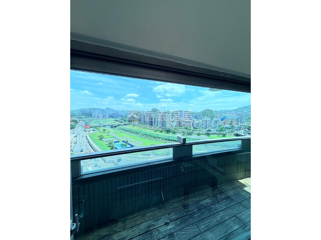 壯麗景觀山河樓中樓豪邸房屋室內格局與周邊環境