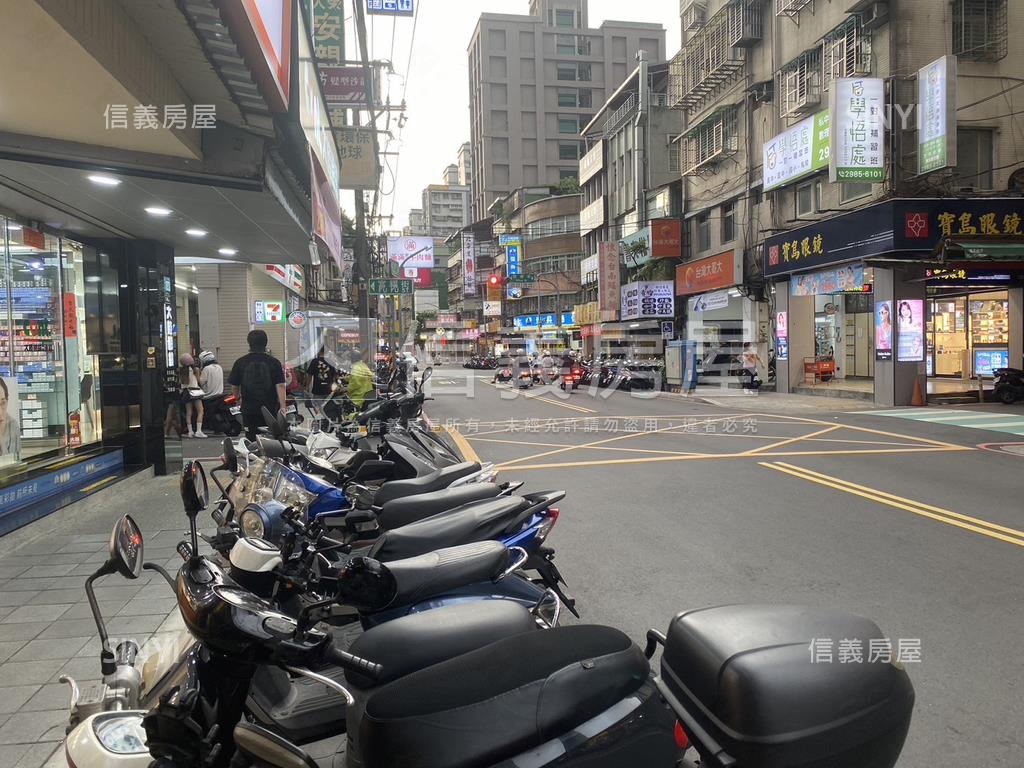 五華商圈碧華國小四房房屋室內格局與周邊環境
