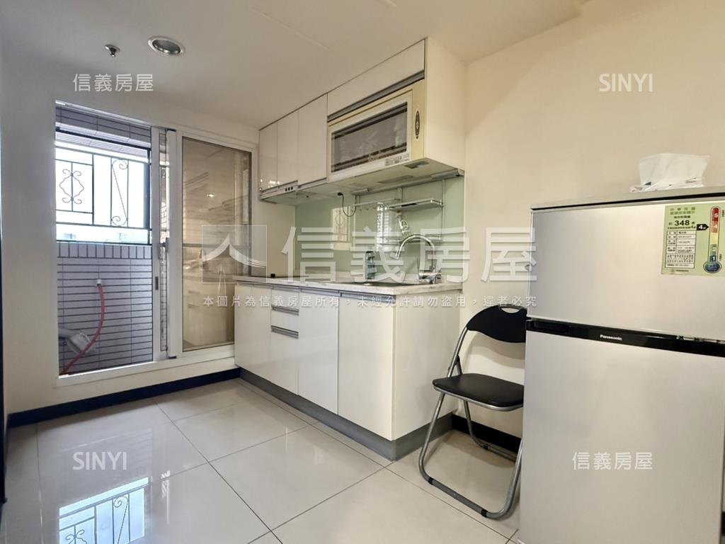 頂溪新時代高樓採光屋房屋室內格局與周邊環境