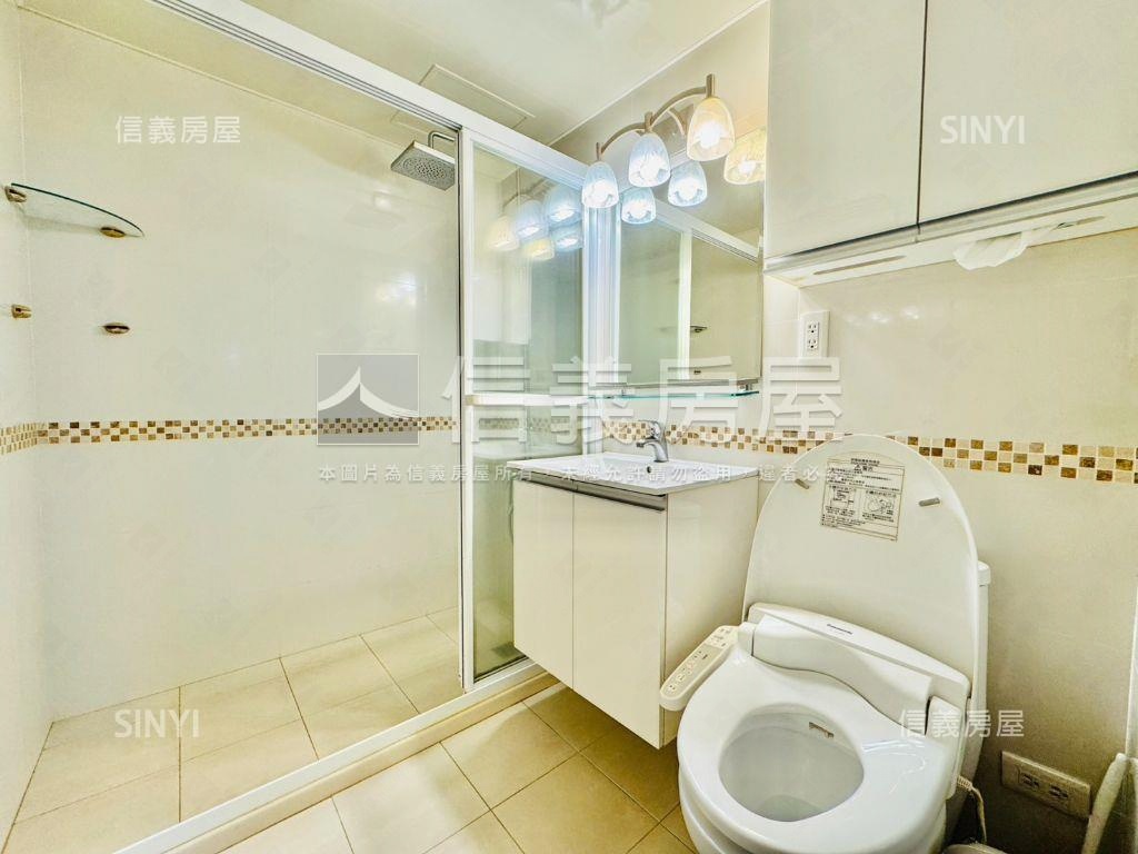 力霸曠世豪景３房房屋室內格局與周邊環境