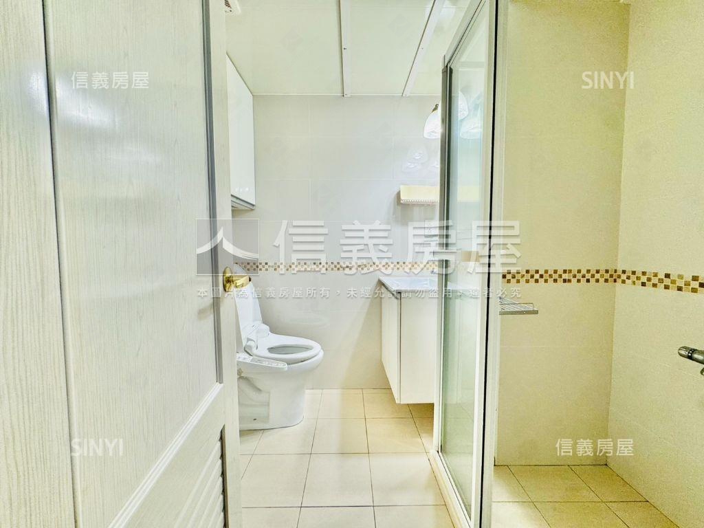 力霸曠世豪景３房房屋室內格局與周邊環境