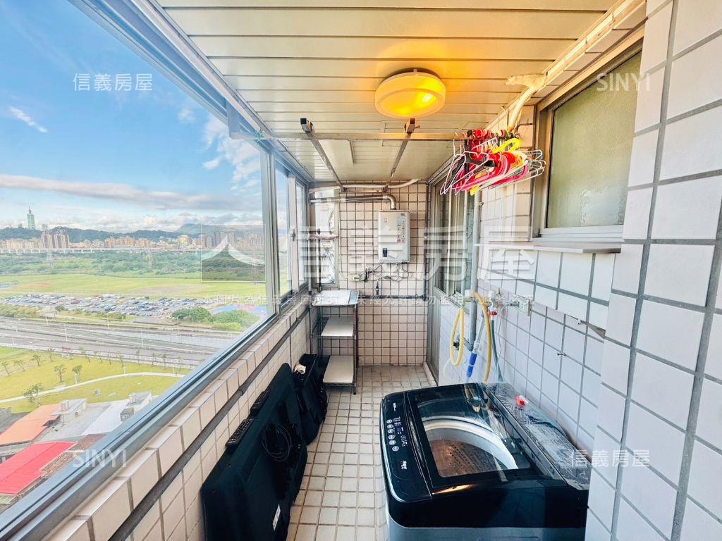 力霸曠世豪景３房房屋室內格局與周邊環境